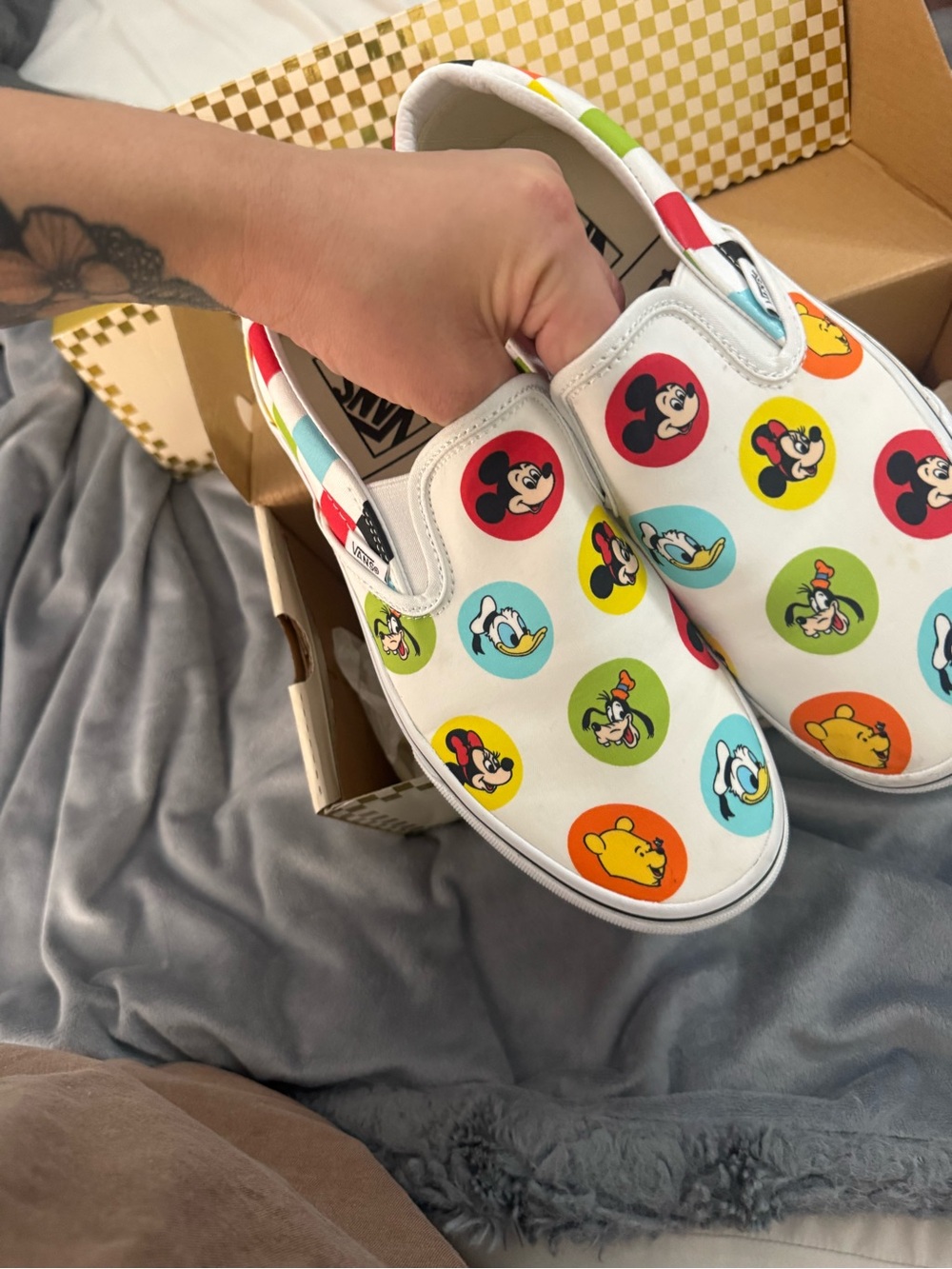 Vans x Disney Character Slip-On Shoes women size 8.5